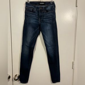 Women’s Express mid rise stretch skinny jeans